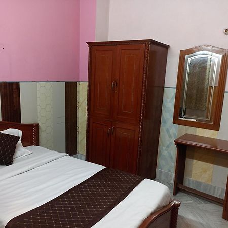 Hotel Riz Varanasi Exteriör bild