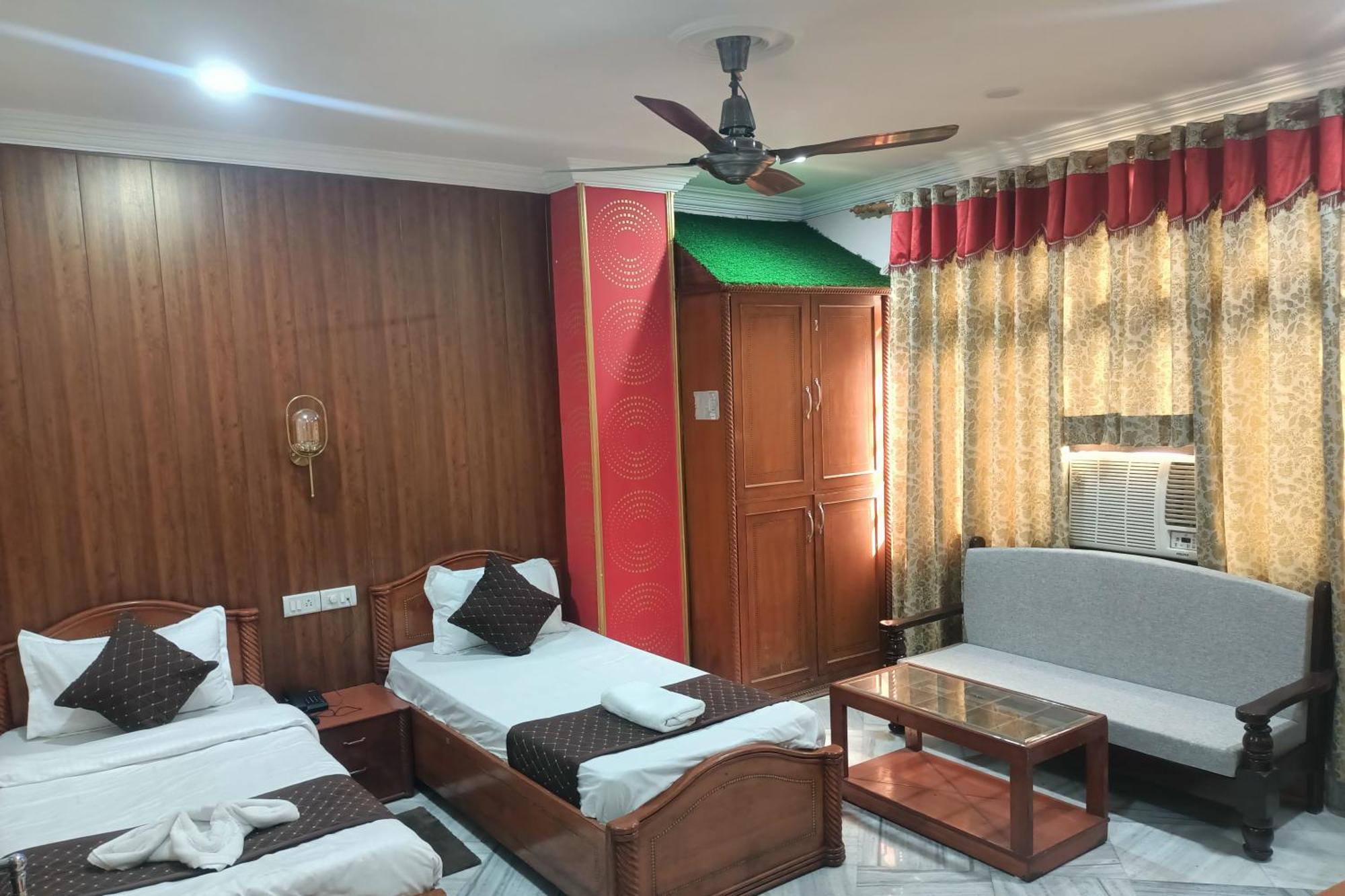 Hotel Riz Varanasi Exteriör bild