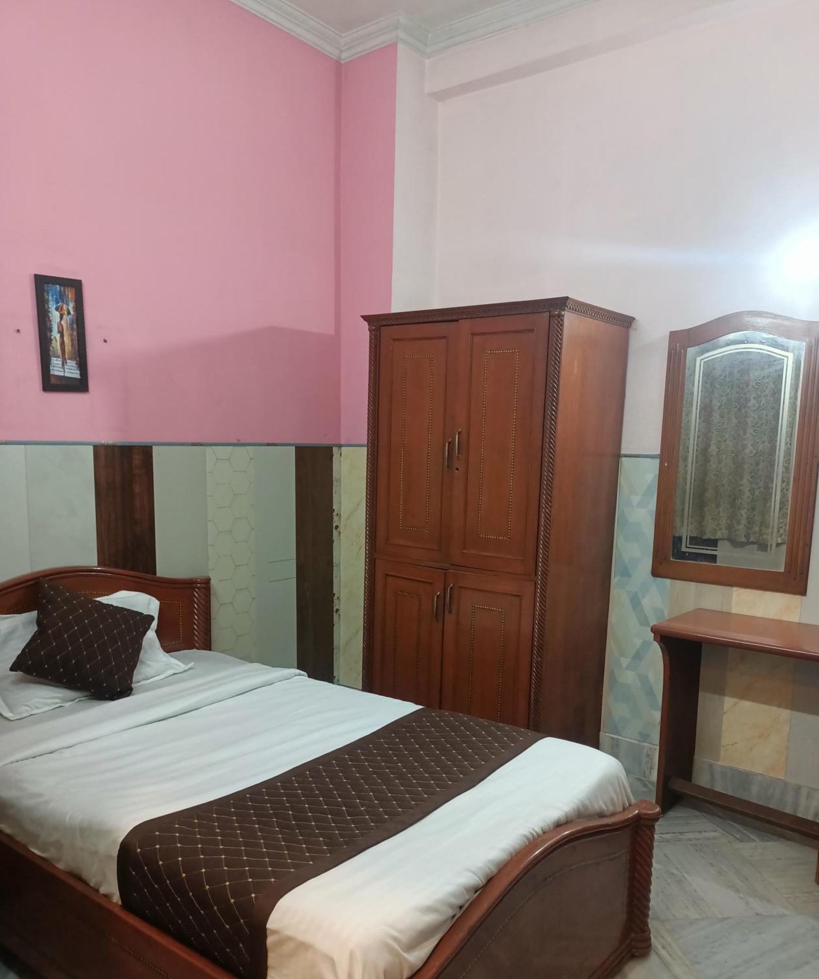 Hotel Riz Varanasi Exteriör bild