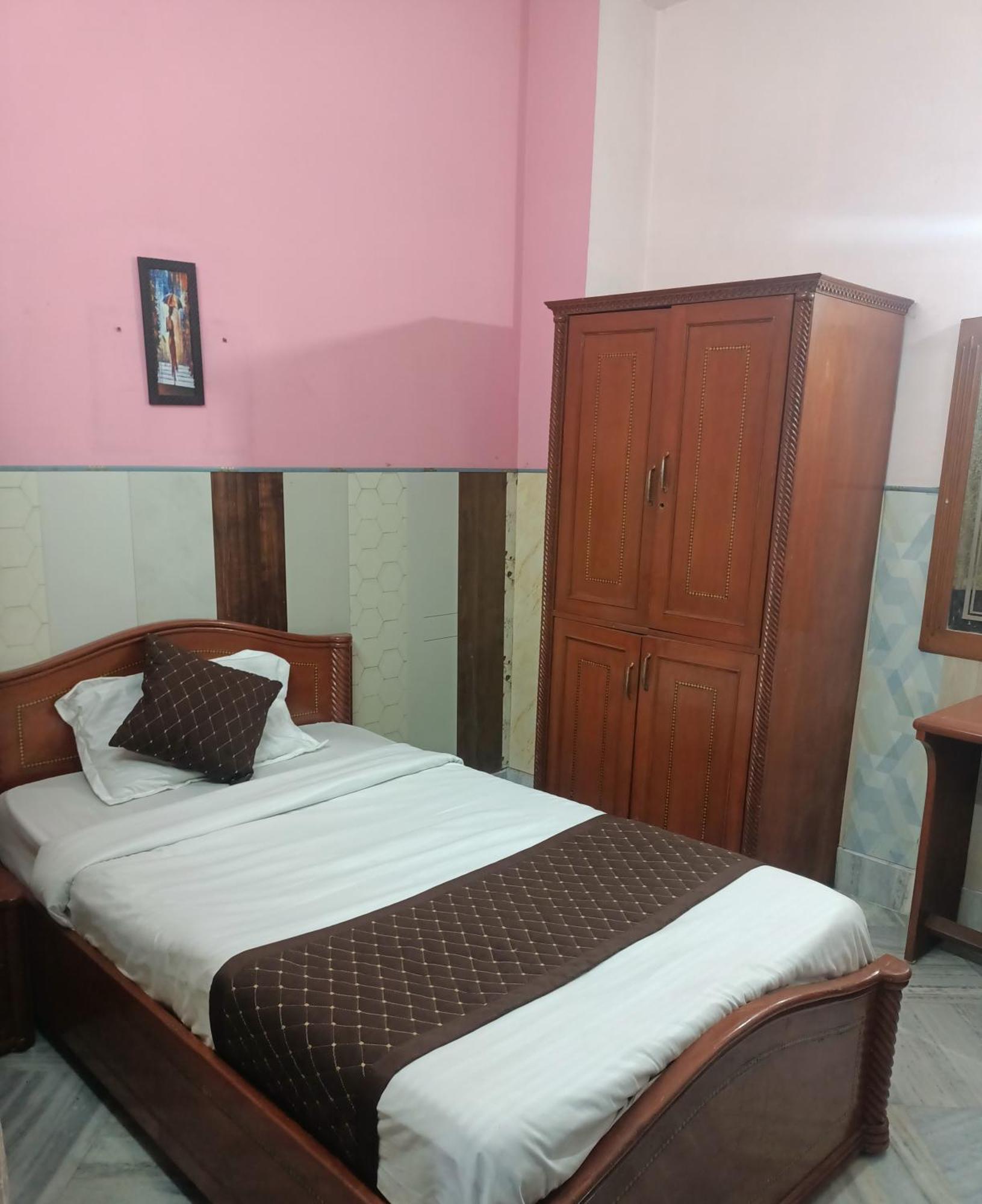 Hotel Riz Varanasi Exteriör bild