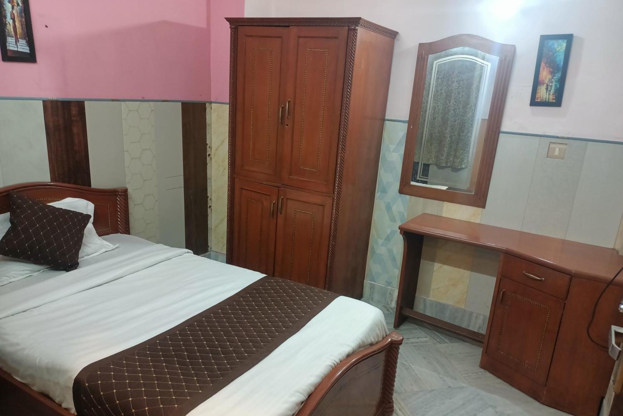 Hotel Riz Varanasi Exteriör bild