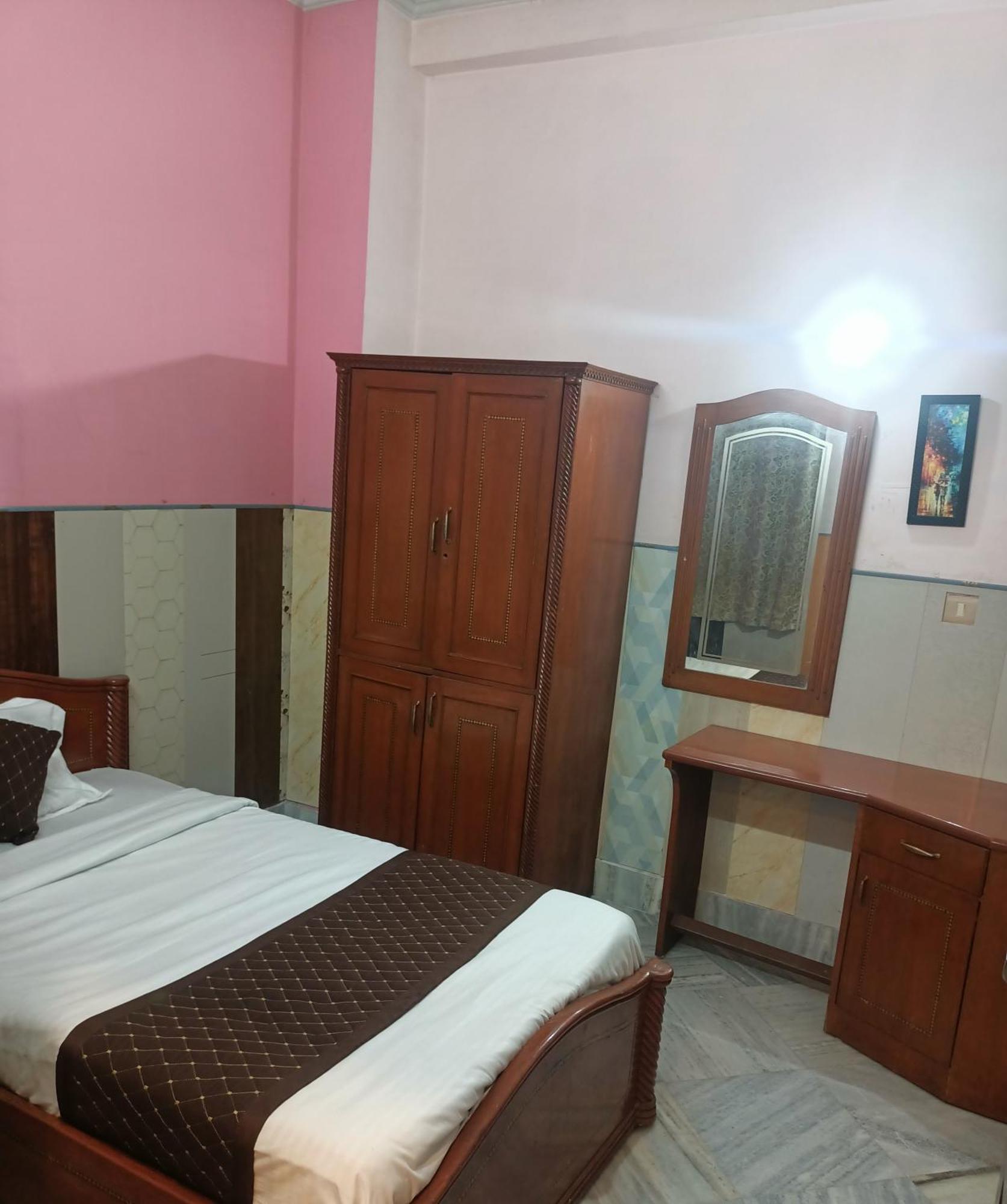 Hotel Riz Varanasi Exteriör bild