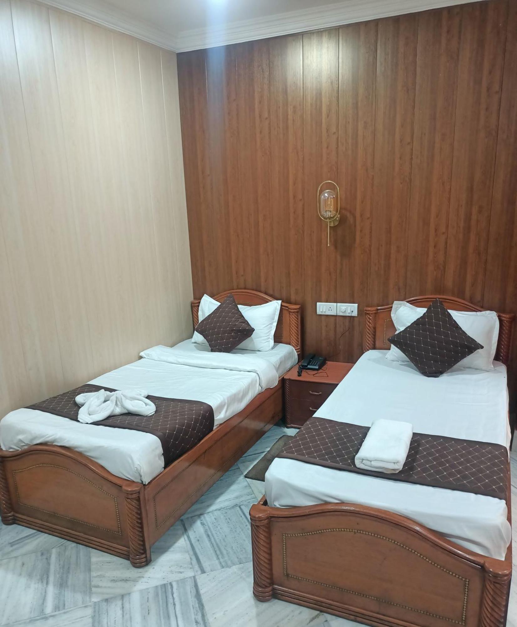 Hotel Riz Varanasi Exteriör bild